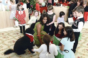 Pasipuošę Baltieji rūmai tirpdo amerikiečių širdis