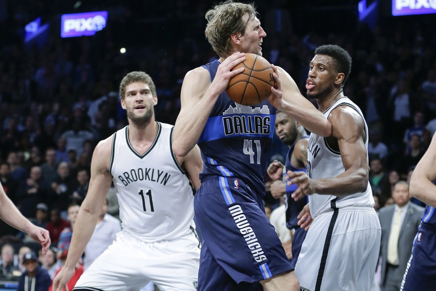 D.Nowitzki rezultatyviausių žaidėjų sąraše kyla į viršų.<br>AP nuotr.