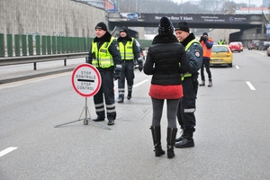 Reidas šv. Kalėdų rytą: Vilniaus vairuotojai kelio ženklų nemato