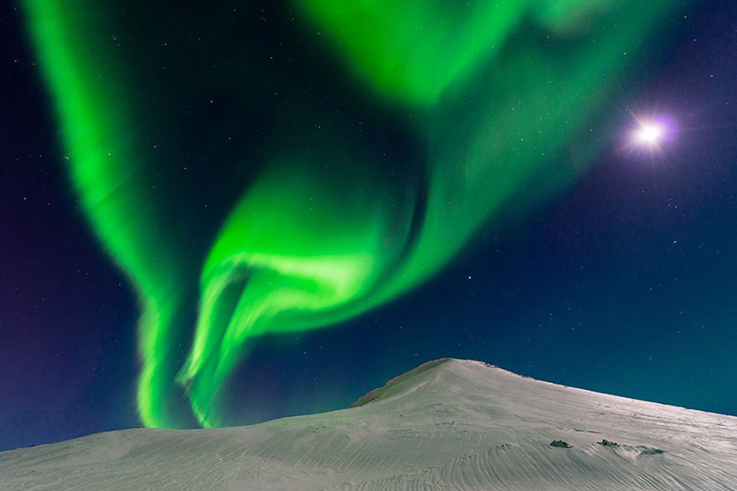 „Šokis su mėnuliu“, Islandija.<br>Andrew George nuotr.