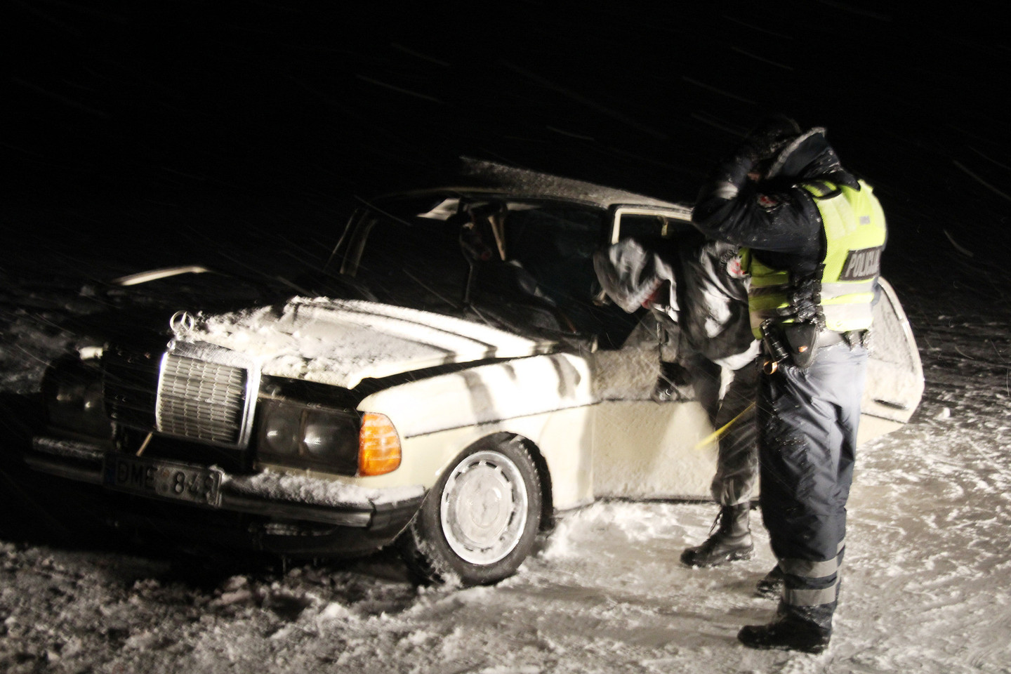 Jaunuolių pasivažinėjimas baigėsi skaudžiai.<br>R.Vitkaus nuotr.