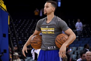 Žodžių mūšis: NBA naudingiausias žaidėjas kenkia krepšiniui?
