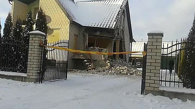 Raseiniuose sprogo namas: sugriuvo stogas, sienos