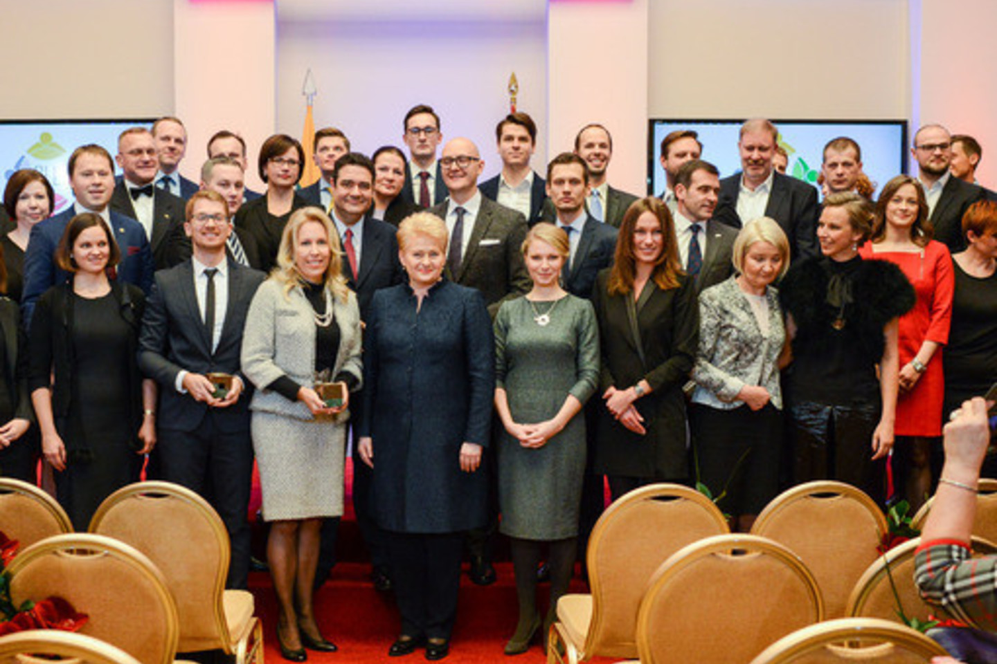 Apdovanojimams iš viso buvo nominuoti 40 žmonių iš 10 pasaulio šalių.