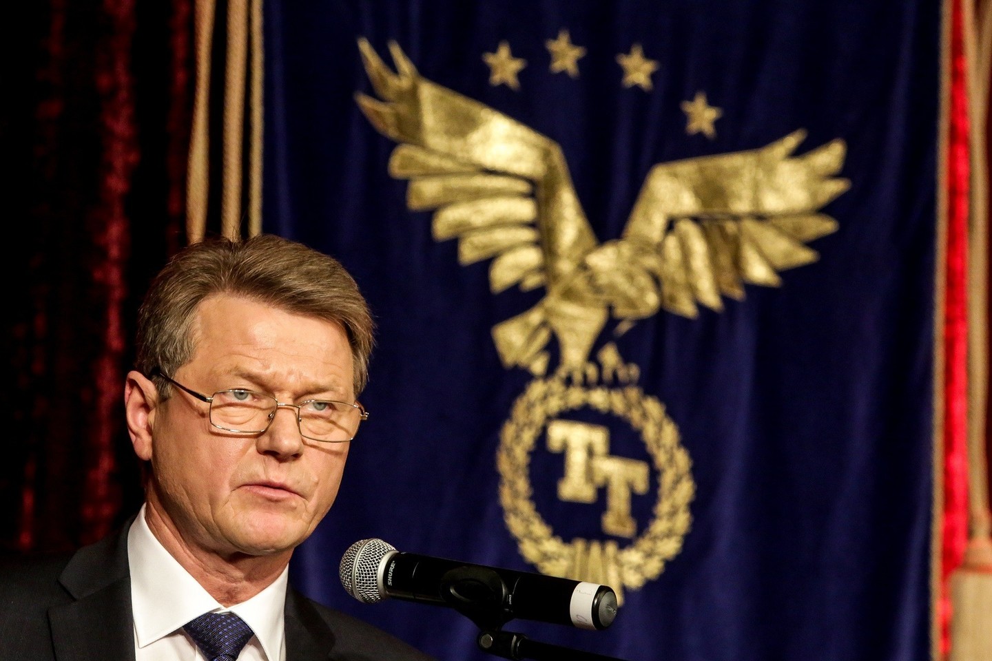 „Tvarkos ir teisingumo“ pirmininkas Rolandas Paksas sako, kad įtarimai partijai yra „nerimti“, tačiau nori su jais susipažinti išsamiau.