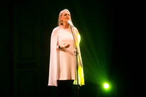 R. Ščiogolevaitė po motinystės atostogų šventiškai grįžo į sceną