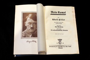Vokietijoje į knygynus sugrįžta Adolfo Hitlerio „Mein Kampf“