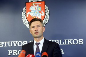 Tarnybą baigdamas D.Raulušaitis prailgino prokurorų kadencijas