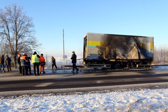 Prie Kauno liepsnos prarijo vilkiko krovinį – tonas majonezo