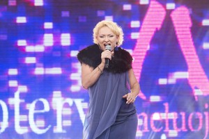 Scenoje batus pametusi Inga Norkutė užgriuvo ant partnerio