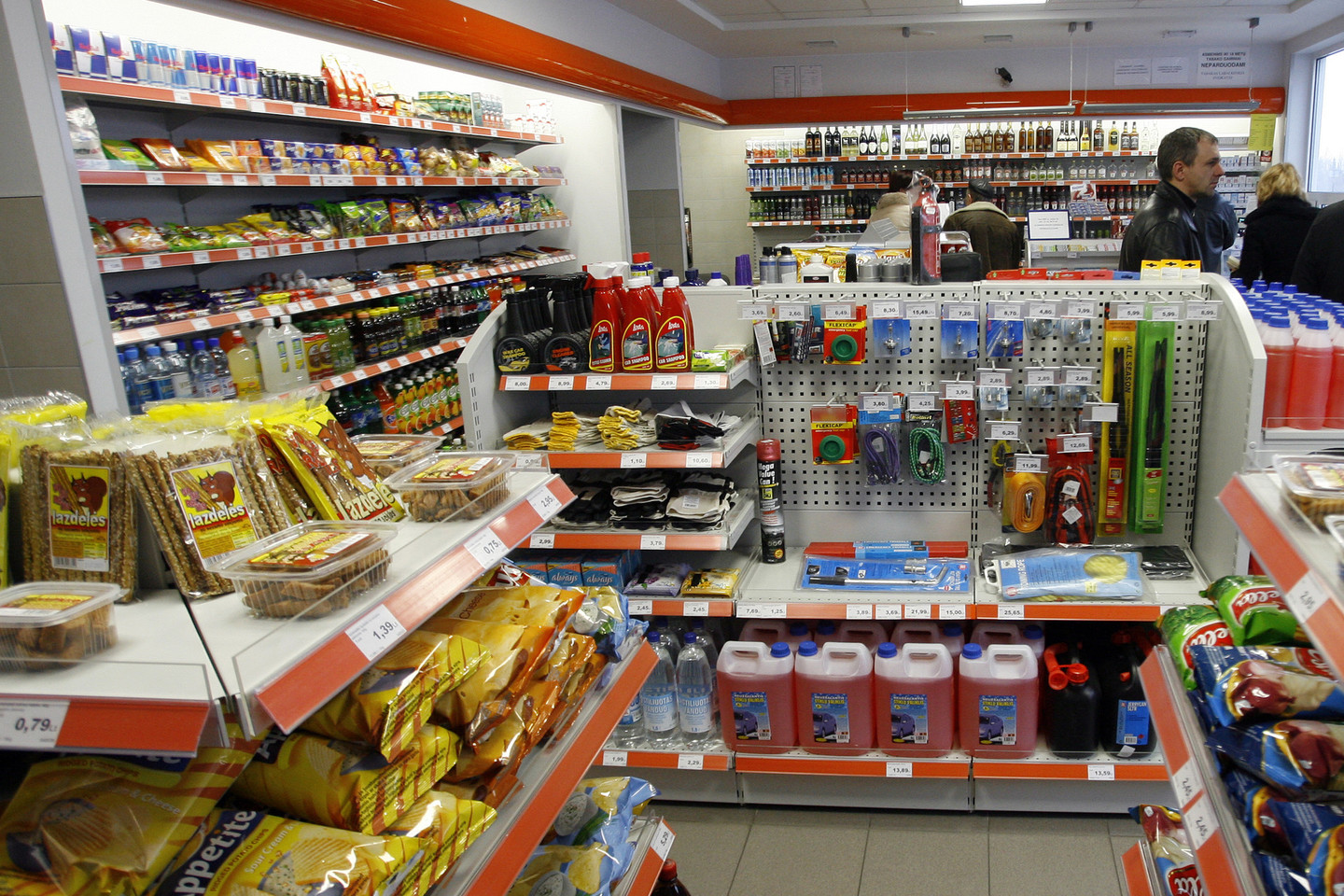 Degalinės jau nebegali prekiauti alkoholiu.