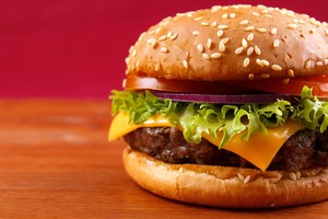 Neįtikėtina: kaip per 60 metų pasikeitė „McDonald's“ porcijos