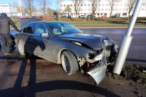 Naujas interneto hitas – daina apie BMW vairuojančius chuliganus