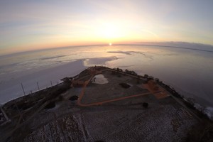Į ledo gniaužtus pateko ir Kuršių marios
