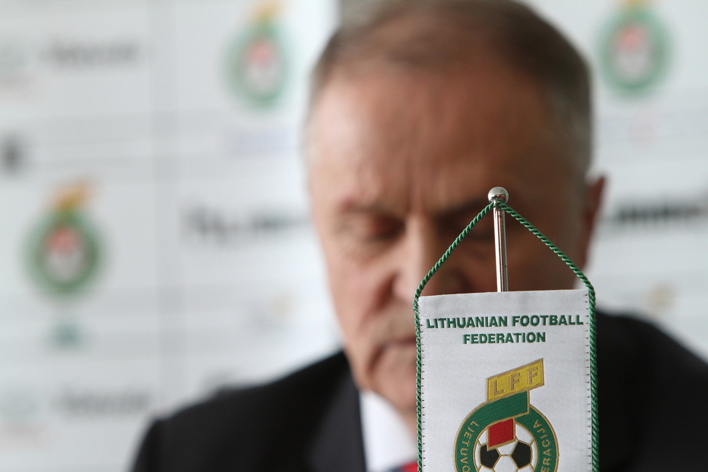 Juliaus Kvedaro vadovaujama LFF neminima kaip bloga organizacija.