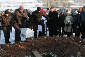 Jonavos rajone – tėvo nuskandintų kūdikių laidotuvės