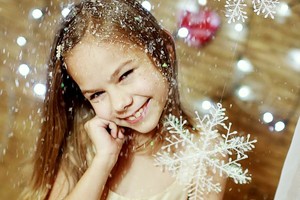 Aštuonmetė D. Dargienės dukra Unė pristatė pirmąją solinę dainą