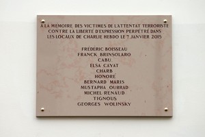 „Charlie Hebdo“ išpuolių memorialinėje lentoje – klaida