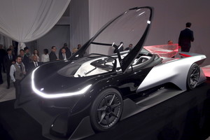 „Faraday Future“ parodė, kuo ruošiasi nukarūnuoti „Tesla“