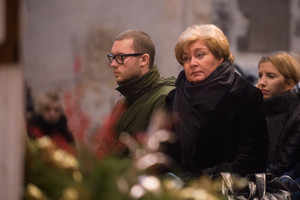 Edita Mildažytė ir artimieji atsisveikina su Gintautu Vyšniausku