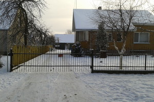 Socialiniai darbuotojai apsilankė vaikžudžio brolio namuose