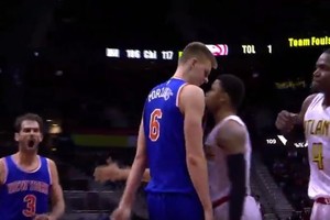 Įsidrąsinęs latvis Kristapas Porzingis jau pasirengęs ir užvožti