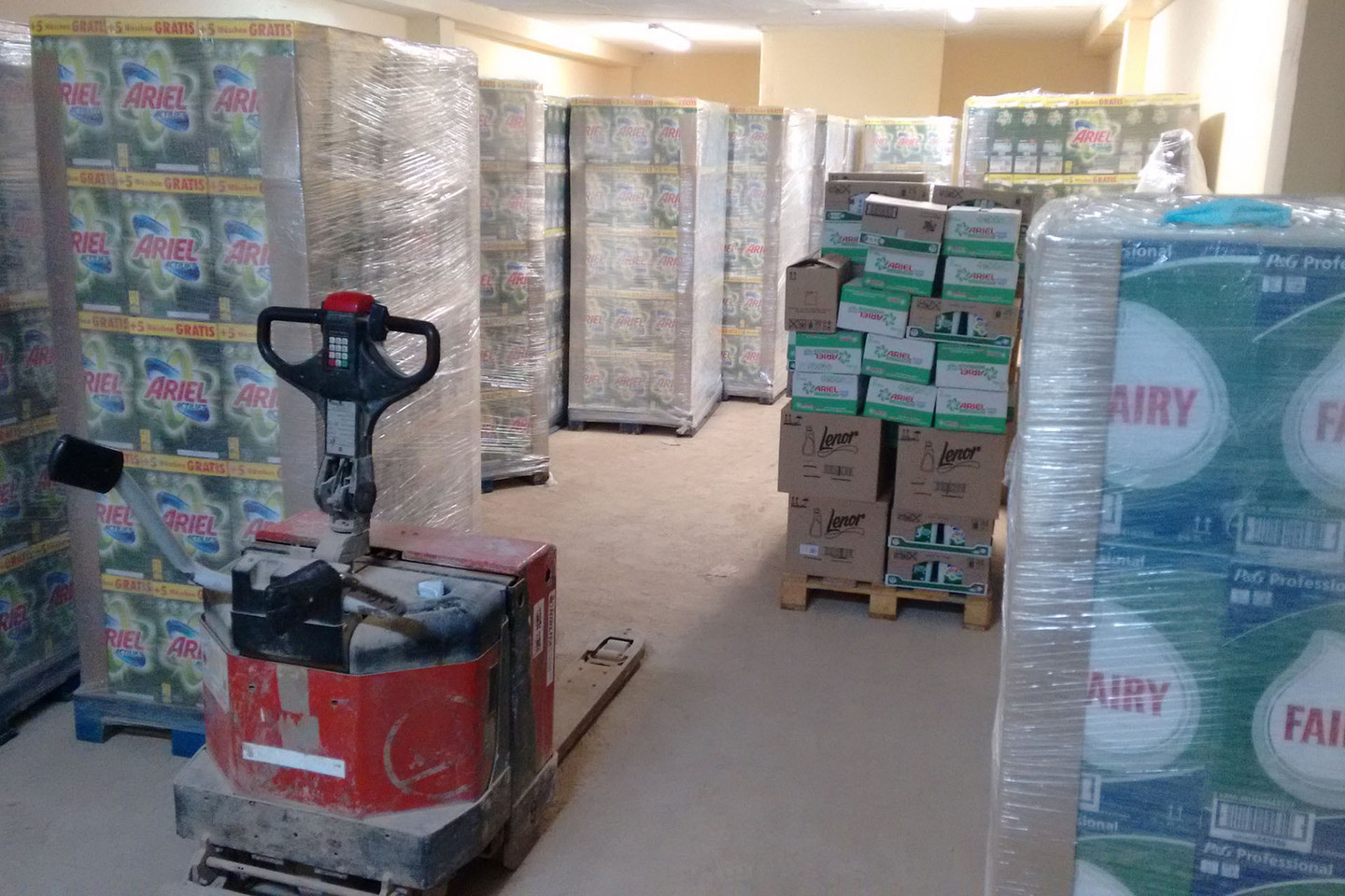 Muitinė per 2015: sustabdytas sveikatai pavojingų klastočių verslas.
