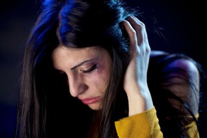 Košmarą išgyvenusi mergina ryžosi prabilti: mane užpuolė namuose