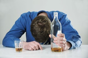 Apsisprendė, kam teks priverstinai gydytis nuo alkoholizmo