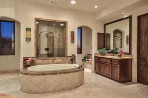 Buvusios politikės 743 kv. metrų ploto namai apakina prabanga