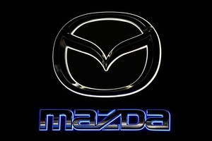 „Mazda“ atšaukia per 374 tūkst. automobilių