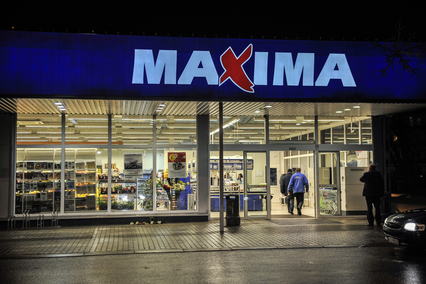 Vilniaus Karoliniškėse evakuotas prekybos centras „Maxima“.