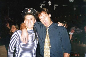 Žilaplaukis padavėjas atskleidė darbo restorane užkulisius