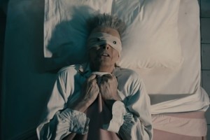 Davidas Bowie šiurpiame vaizdo klipe išpranašavo savo mirtį