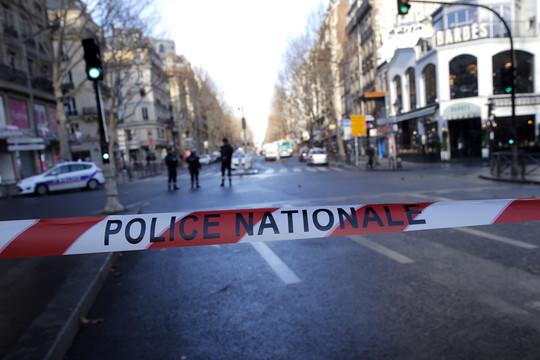 Prancūzija: mačete ginkluotas nepilnametis užpuolė žmogų