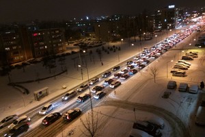 Apsnigtose Vilniaus gatvėse pasipylė avarijos