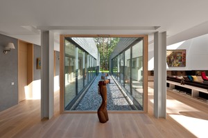 Prabangiausiame Vilniaus rajone – ypatingas 600 kv. metrų namas