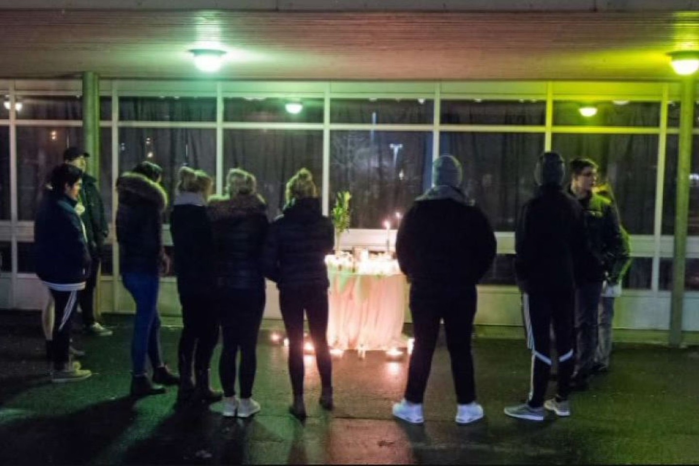 Pirmadienį vakare pranešė apie penkiolikmečio paauglio nužudymą. Pirminiais duomenimis, jį peiliu mirtinai sužalojo keturiolikmetis.