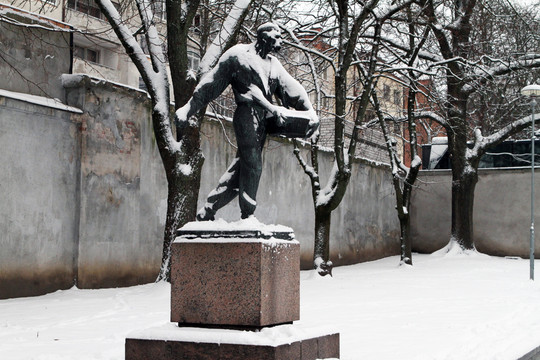 Kauno paminklai pasipuošę baltu sniego apdaru.<br>M.Patašiaus nuotr.