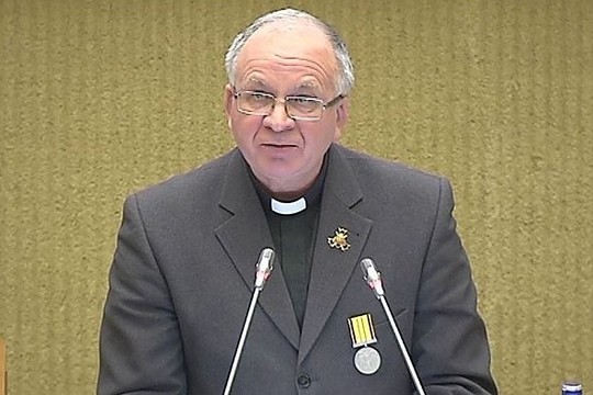 Kunigas Seime priekaištavo dėl sugadintos Sausio 13-osios