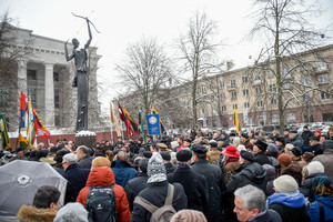 Už nuopelnus laisvei V. Landsbergiui įteiktas Laisvės ženklas