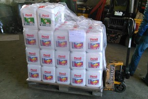 Į pareigūnų rankas pateko 17 falsifikatais nukrautų padėklų