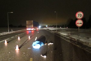 Žuvusio pėsčiojo rankinėje – net trys atšvaitai