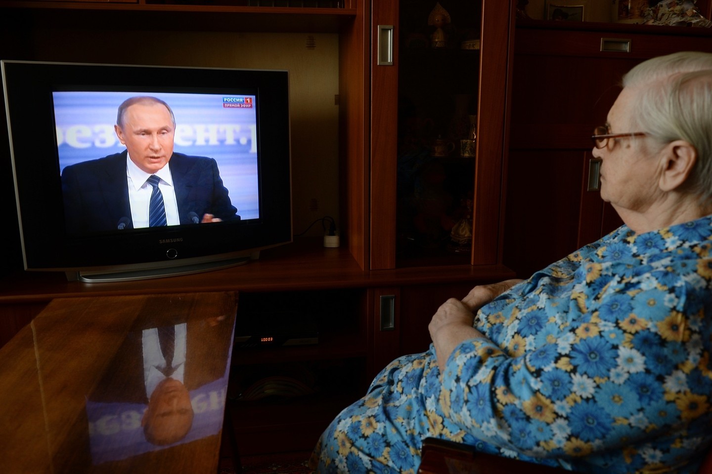 „Reikia sukurti brigadas. Jei mes mobilizuotume senjorus, kurie šiuo metu nieko neveikia namuose, galėtume sukurti savanorių dalinius, kurie patruliuotų ir užtikrintų saugumą“, – tikino P.Astachovas.