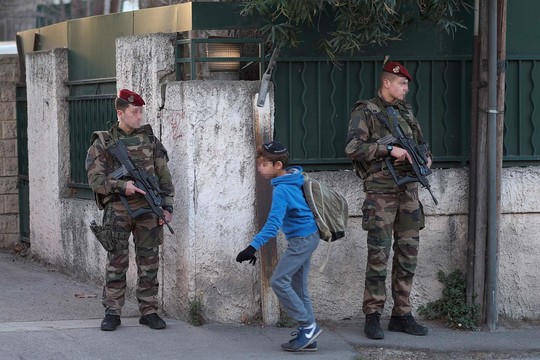 Dėl saugumo sumetimų Prancūzijos žydai raginami nedėvėti kepurių