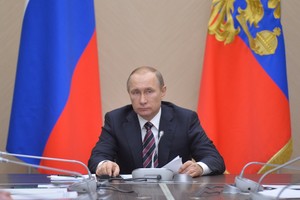 Vladimiras Putinas giriasi: „Išradome vakciną nuo Ebolos“