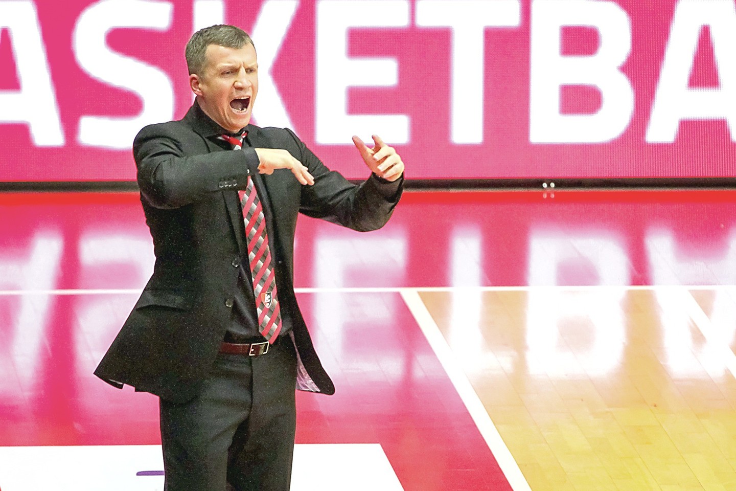 Anksčiau įžaidėjo pozicijoje rungtyniavę T.Pačėsas (nuotr.) ir Š.Jasikevičius – dabar valdingi ir reiklūs komandų treneriai.<br>R.Lukoševičiaus nuotr.