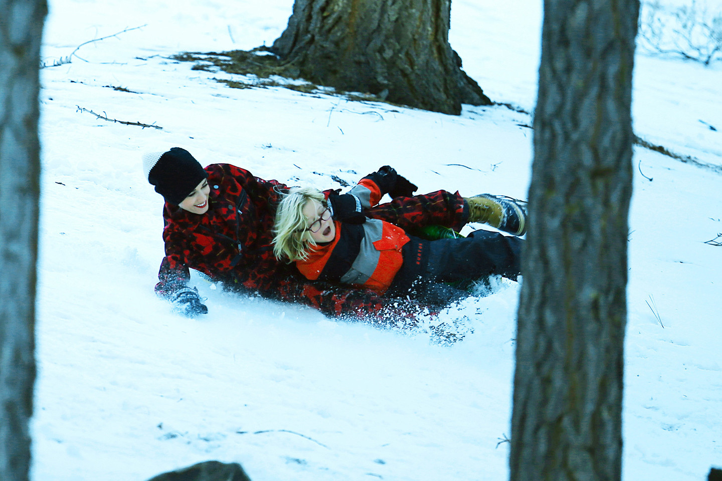 Gwen Stefani visuomet su vaikais traukia pasimėtyti sniego gniūžtėmis ar nuo kalno nusileisti rogutėmis.<br>ViDA Press nuotr.