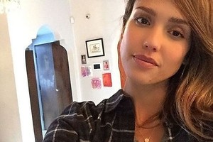 J. Albos gerbėjai susirūpino jos asmenukėje pamatę vaiduoklį