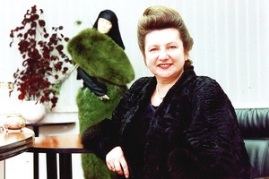 Prašmatnūs Nijolės kailiniai sudrisko – liko skutai ir skylės